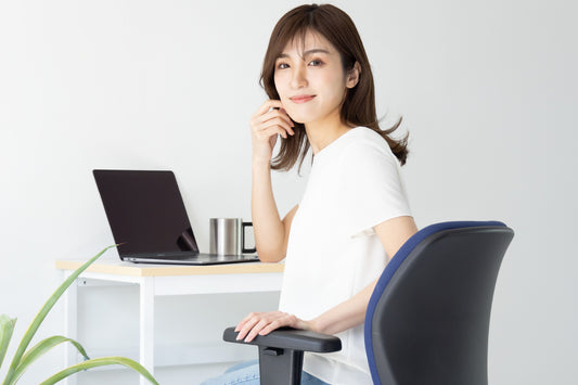 【業務効率UP 】オフィスチェアって何?定義や一般的なイスとの違いを解説!
